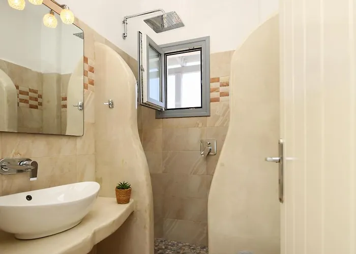 Infinity アパート Naxos City