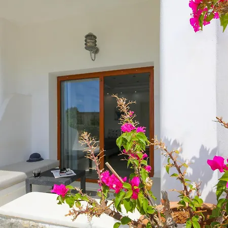 Infinity Apartamento Naxos City